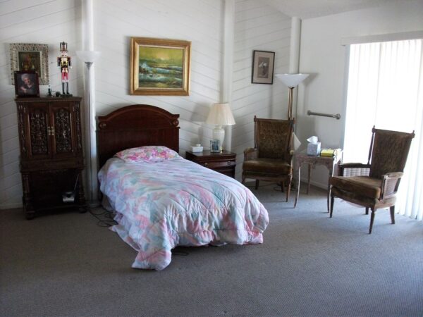 pacific-breeze-home-ii-private-room-3.jpg