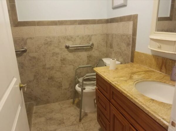 pacific-breeze-home-ii-restroom-3.jpg