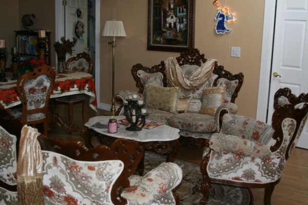 pacific-sun-senior-care-3-living-room.jpg