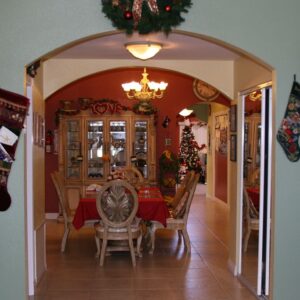 pacifica-cottage-4-dining-room.jpg
