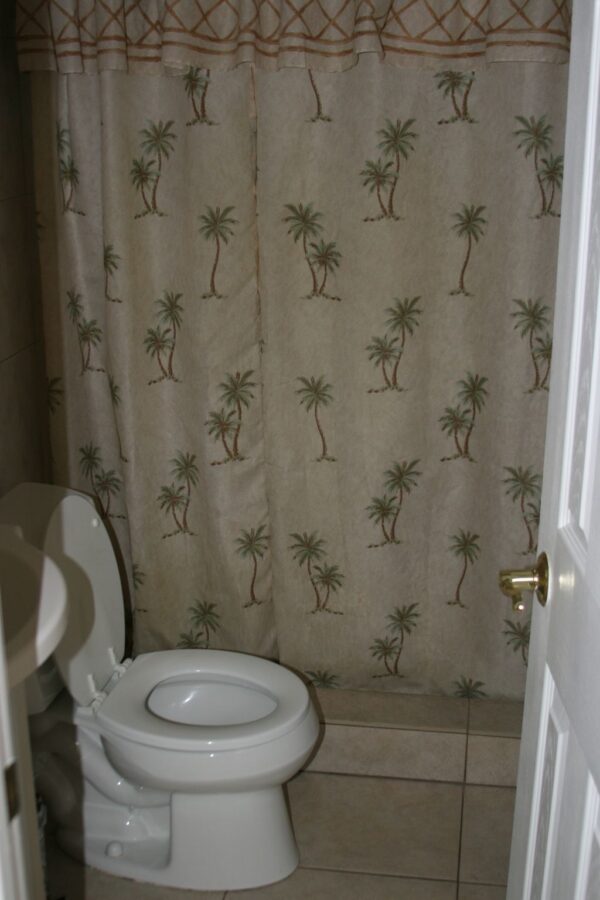 pacifica-cottage-restroom.jpg