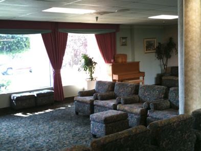 pacifica-royale-assisted-living-community-5-common-area.jpg
