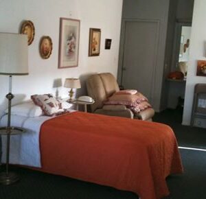 pacifica-royale-assisted-living-community-6-apartment.jpg