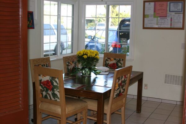 paradise-residential-home-5-dining-room.jpg