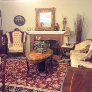paradise-residential-senior-care-ii-4-common-area.jpg