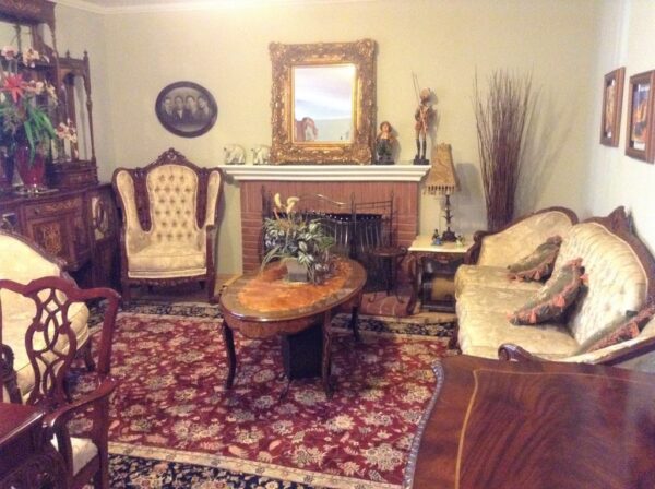 paradise-residential-senior-care-ii-4-common-area.jpg
