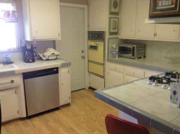 paradise-residential-senior-care-ii-5-kitchen.jpg