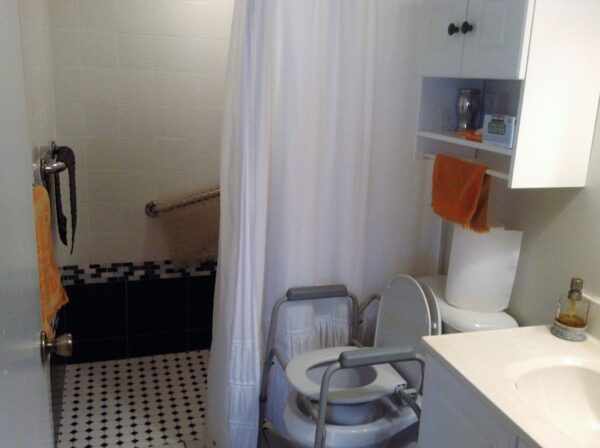 paradise-residential-senior-care-iii-roll-in-shower.jpg