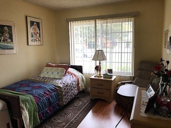 patchwork-quilt-guest-homes-ii-4-private-room.jpg