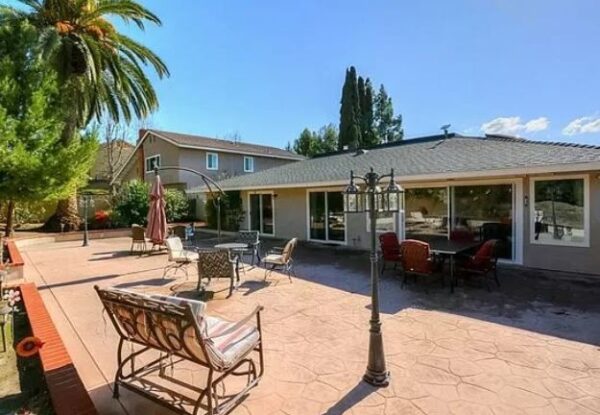 port-minoa-6-patio.jpg