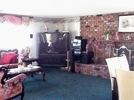 queen-mary-guest-home-i-3-living-room-2.jpg