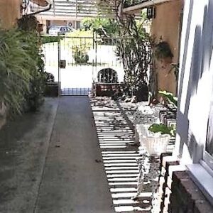 queen-mary-guest-home-i-6-patio.jpg