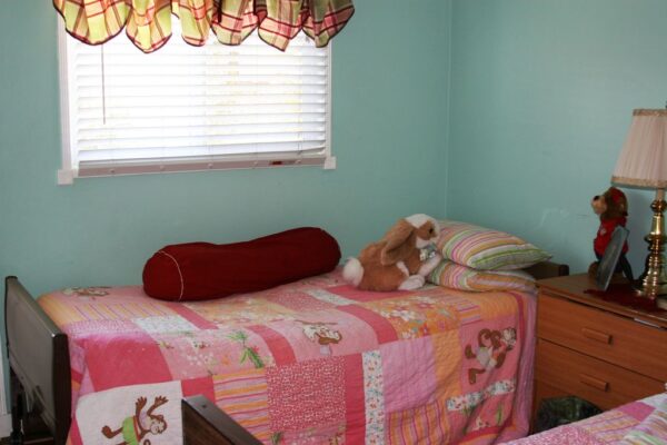 queen-mary-guest-home-ii-6-shared-room.jpg