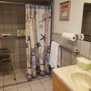 rainbow-cottage-i-5-bathroom.jpg
