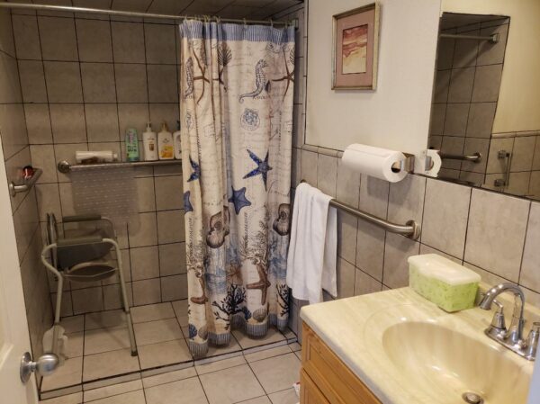 rainbow-cottage-i-5-bathroom.jpg