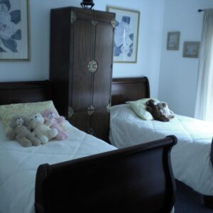 rainbow-cottage-ii-6-shared-room.jpg