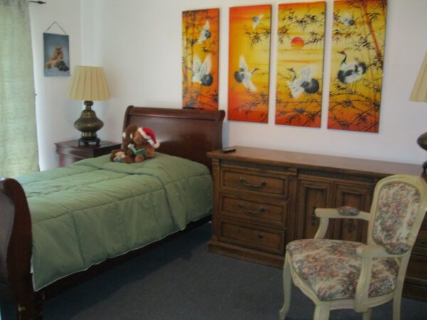 rainbow-cottage-ii-private-room.jpg