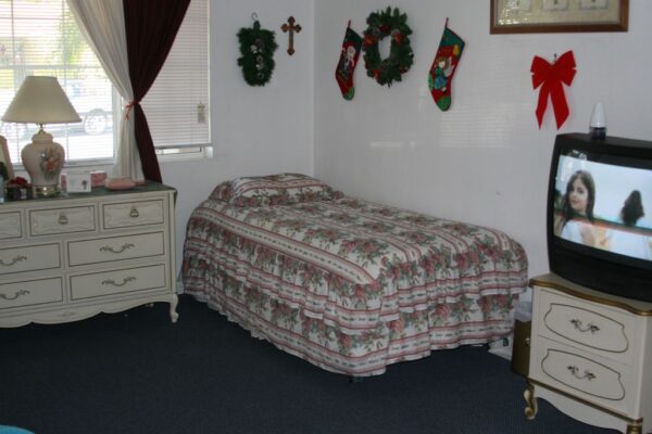 reliance-senior-home-5-private-room.jpg