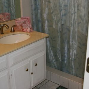 reliance-senior-home-6-restroom-2.jpg