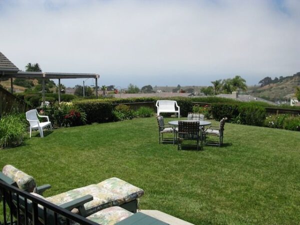 rosehaven-iii-care-home-6-yard.jpg