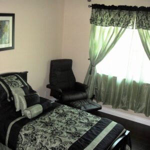 royal-manor-care-home-3-private-room.jpg