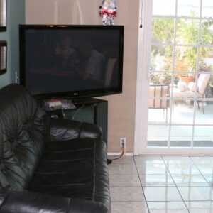saddleback-fmj-i-elderly-care-home-living-room.jpg