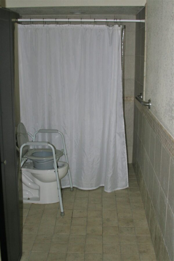 saddleback-fmj-i-elderly-care-home-restroom.jpg