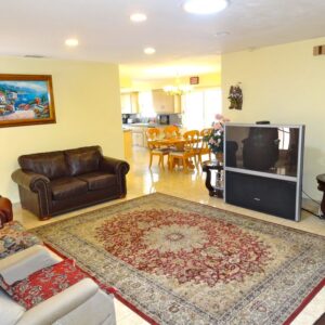 select-senior-care-ii-3-living-room.jpg