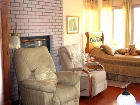 select-senior-care-iv-llc-5-private-room.jpg