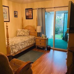 select-senior-care-llc-4-private-room.jpg
