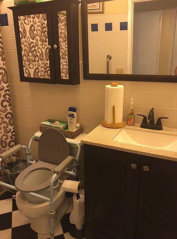 select-senior-care-llc-restroom-2.jpg