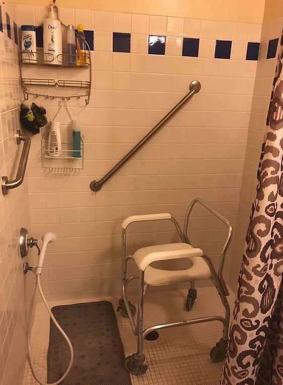 select-senior-care-llc-restroom.jpg