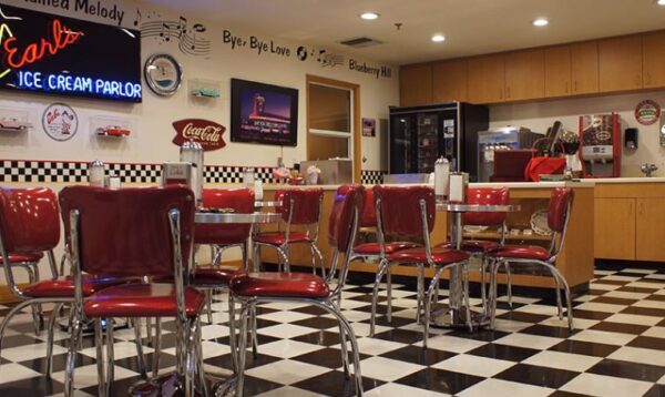 senior-living-community-for-the-eastern-star-in-ca-4-cafe.jpg