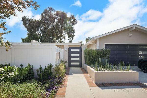 serenity-health-2-2-front-door.jpg