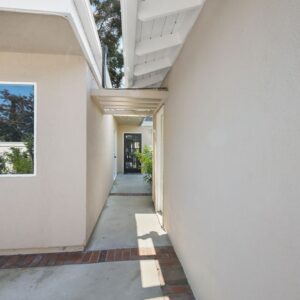 serenity-health-2-4-front-hallway.jpg