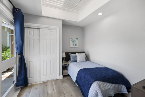 serenity-health-2-8-small-bedroom.jpg