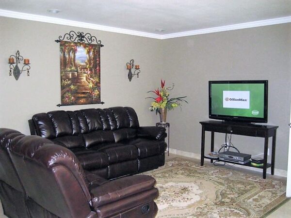 serenity-hills-manor-3-living-room.jpg