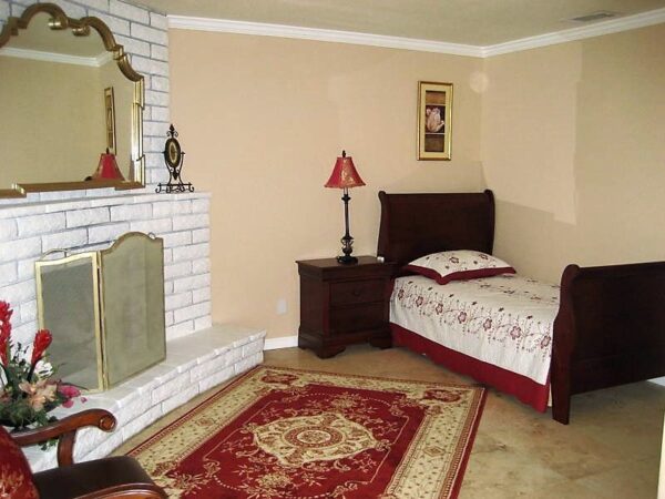 serenity-hills-manor-6-private-room.jpg
