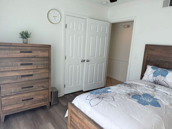 shining-bright-care-home-2-7-private-room.jpeg