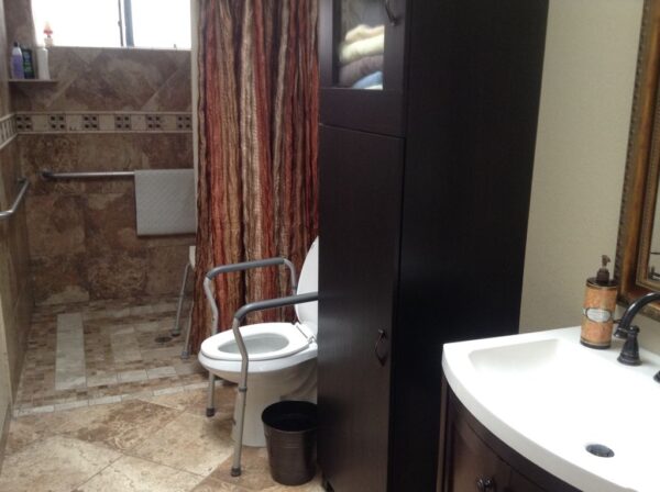 signature-resident-care-5-roll-in-shower.jpg