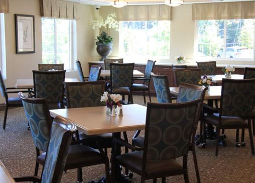 silverado-senior-living-brea-3-dining-room.jpg