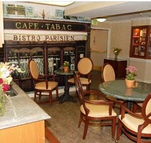 silverado-senior-living-newport-mesa-3-dining-room.jpg