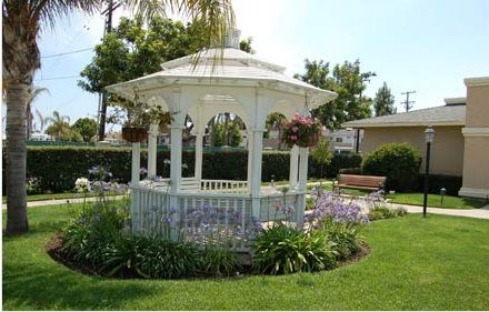 silverado-senior-living-newport-mesa-4-gazebo.jpg