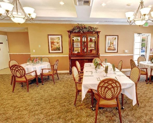 silverado-senior-living-san-juan-capistrano-3-dining-hall.jpg