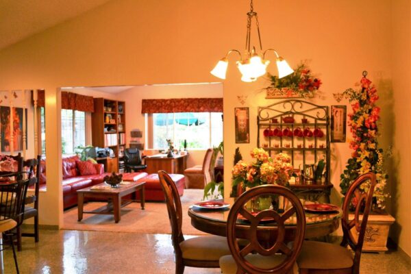 soleil-senior-living-4-dining-room.jpg