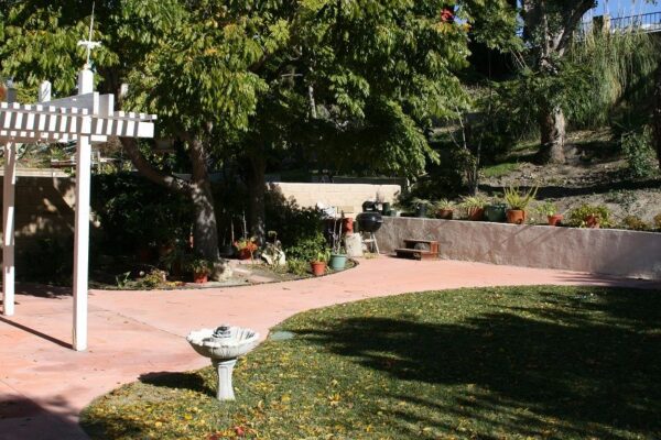 st-francis-home-care-6-back-yard.jpg