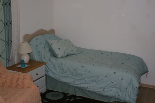 sunflower-living-5-private-room-2.jpg