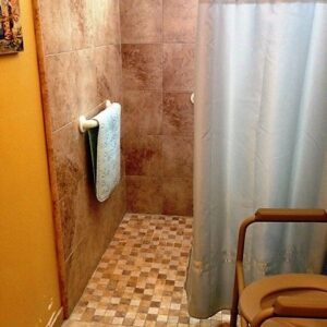 sunny-hills-homes-roll-in-shower.jpg