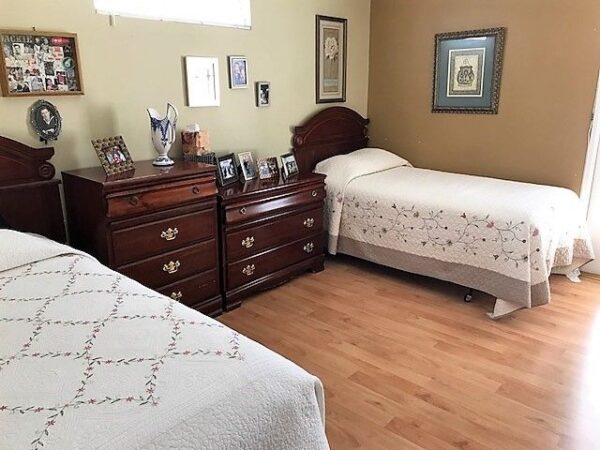 sunny-hills-homes-shared-room-2.jpg
