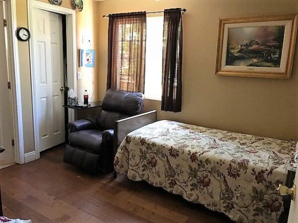 sunny-hills-villa-elder-care-home-4-private-room-2.jpg